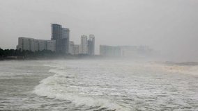 Polo vuelve a ser categoría 5: ya provoca fuertes lluvias y podría golpear costas en México
