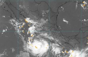 Polo se intensifica nuevamente a huracán categoría 5; está a 430 km de Cabo Corrientes, Jalisco