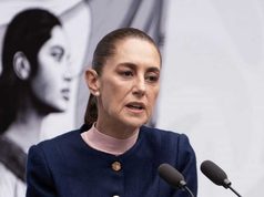 Sheinbaum lanza advertencia por doble nacionalidad