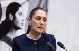 Sheinbaum lanza advertencia por doble nacionalidad