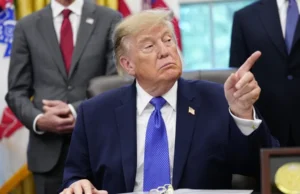 Trump elimina normas que protegían a alumnos LGTBI de discriminación sexual