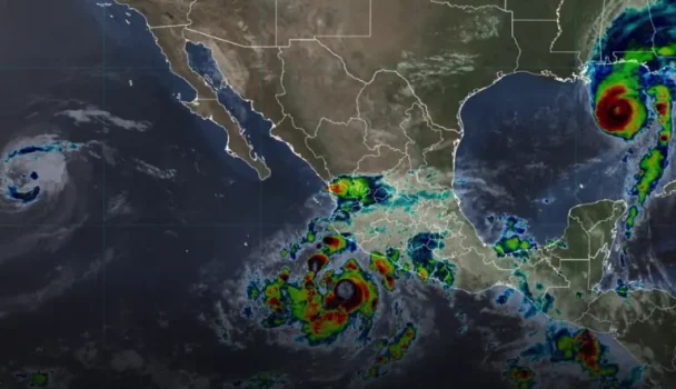 Monitoreo del huracán Simón alcanza categoría 2, en vivo