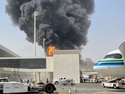 Al menos 12 muertos y 300 heridos en un ataque de los hutíes contra un aeropuerto saudí.