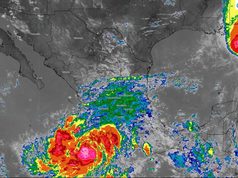 Monitorea Protección Civil trayectoria del huracán Simón frente a costas de Los Cabos