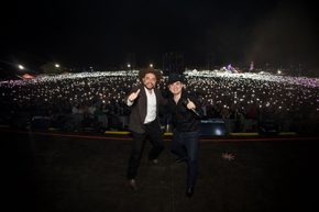 Ante más de 90 mil personas, Alfredo Olivas canta con Cabo San Lucas en las Fiestas Tradicionales 2026
